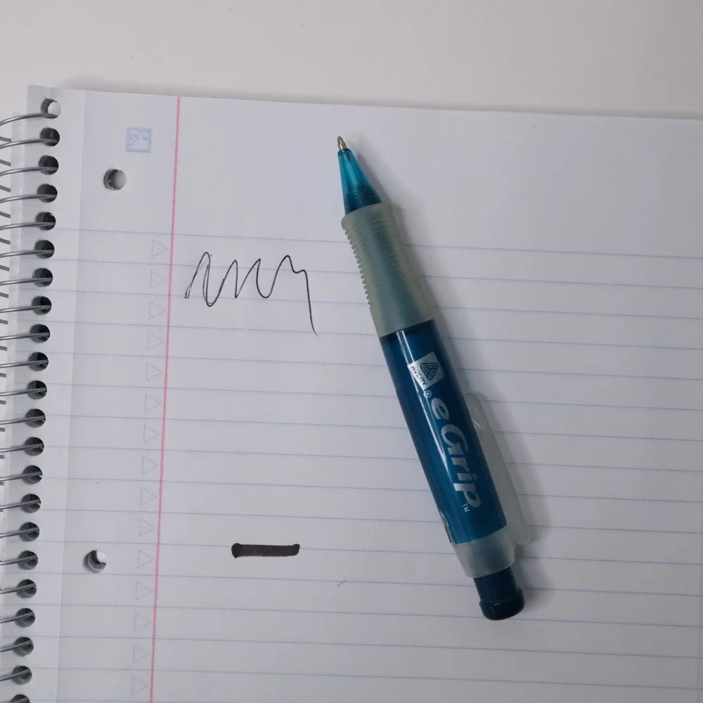 Avery eGrip Retractable Ballpoint Pen Blue Translucent Ergonomic Rubber‎ Grip